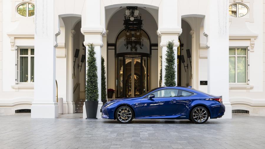  Lexus RC300h 2018 года  (WW) (фото 112 из 139)